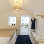 Just Blue Holiday home Oia (Santorini)