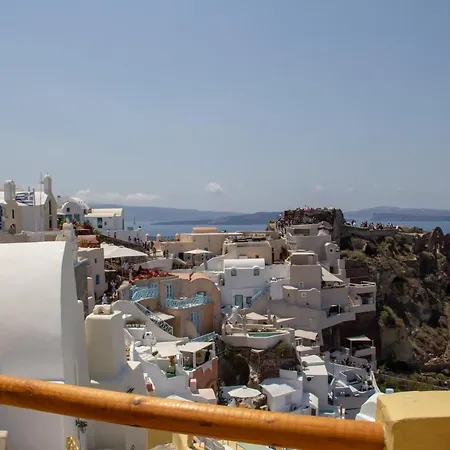 Ariadni Cave In * Oia (Santorini)